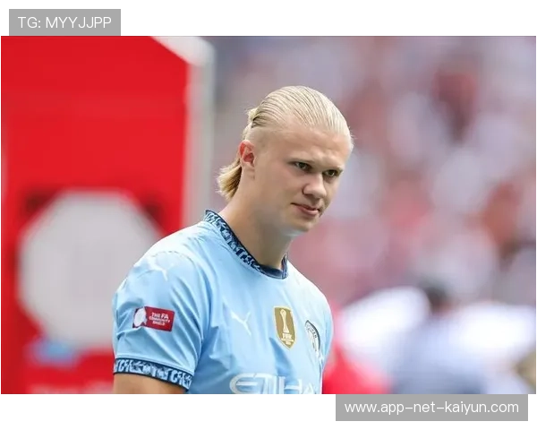 曼联想买哈兰德式统治中锋，重塑红魔锋线霸气！